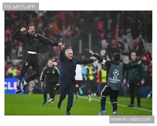 马卡:本菲卡提前抵达伯纳乌穆里尼奥准备施展心理战术 马卡:本菲卡提前抵达伯纳乌穆里尼奥准备施展心理战术